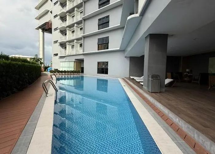 Alexandra Staycation By Lush Aparthotel 4*